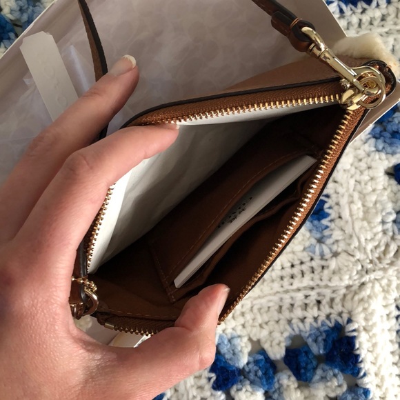 Coach wristlet - Picture 2 of 2